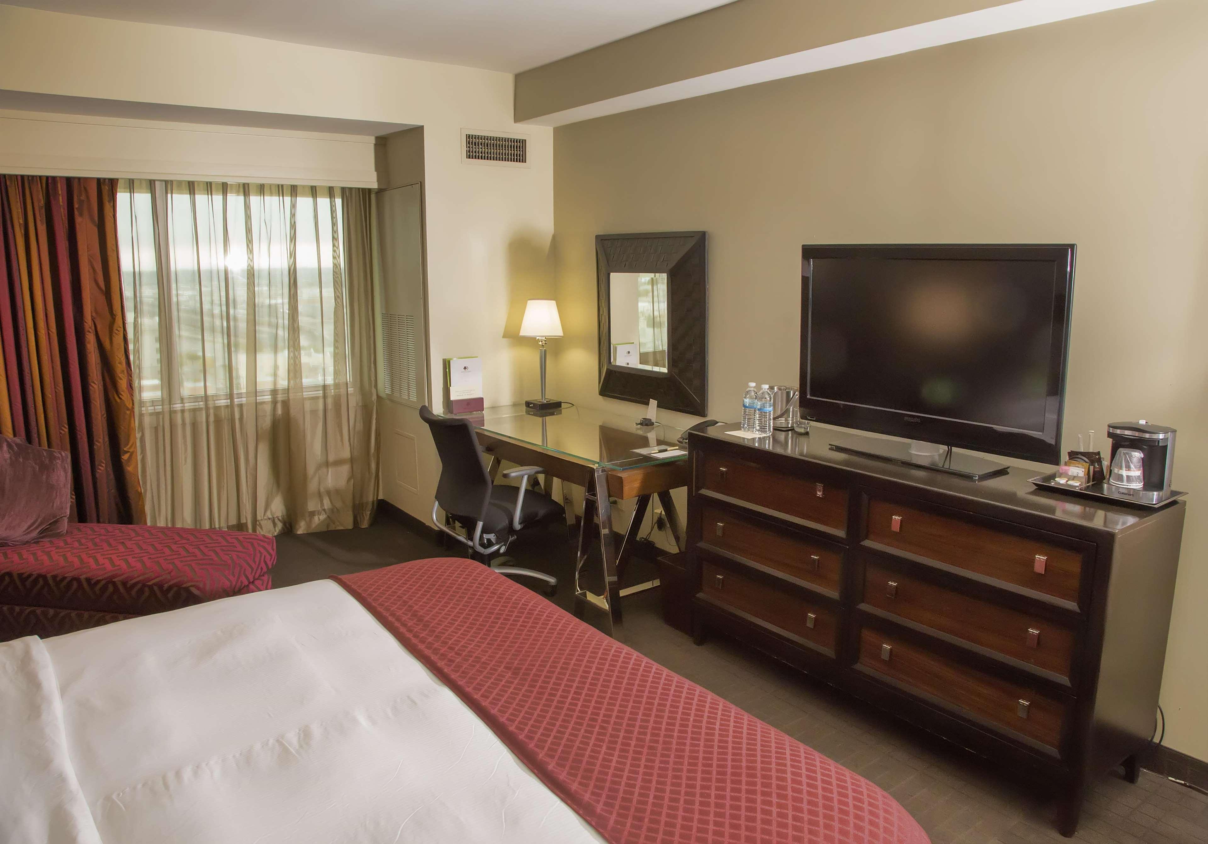 Doubletree By Hilton Downtown Hotel 4*