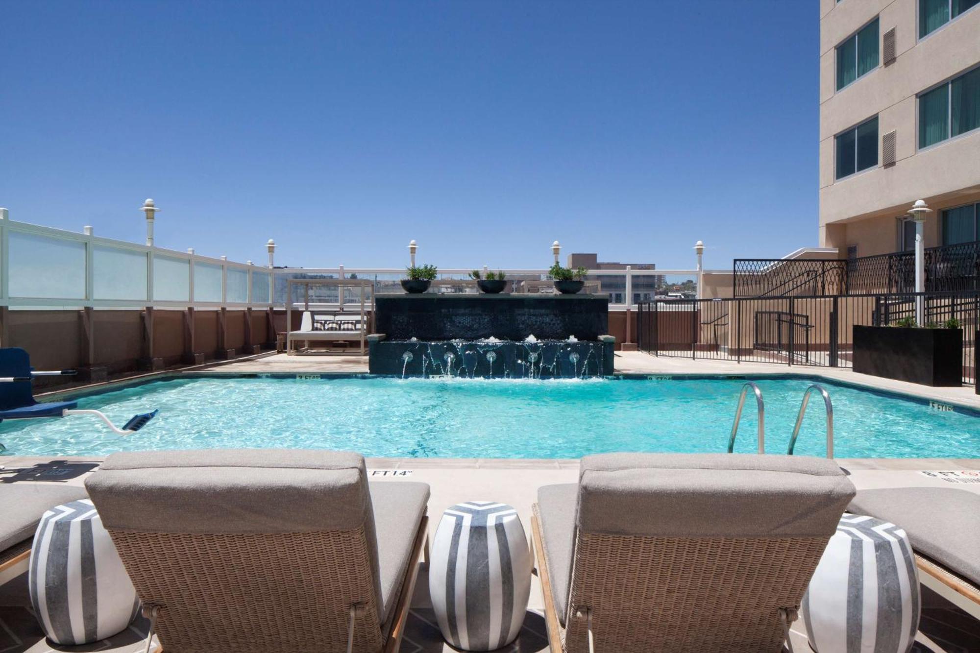 Doubletree By Hilton Downtown