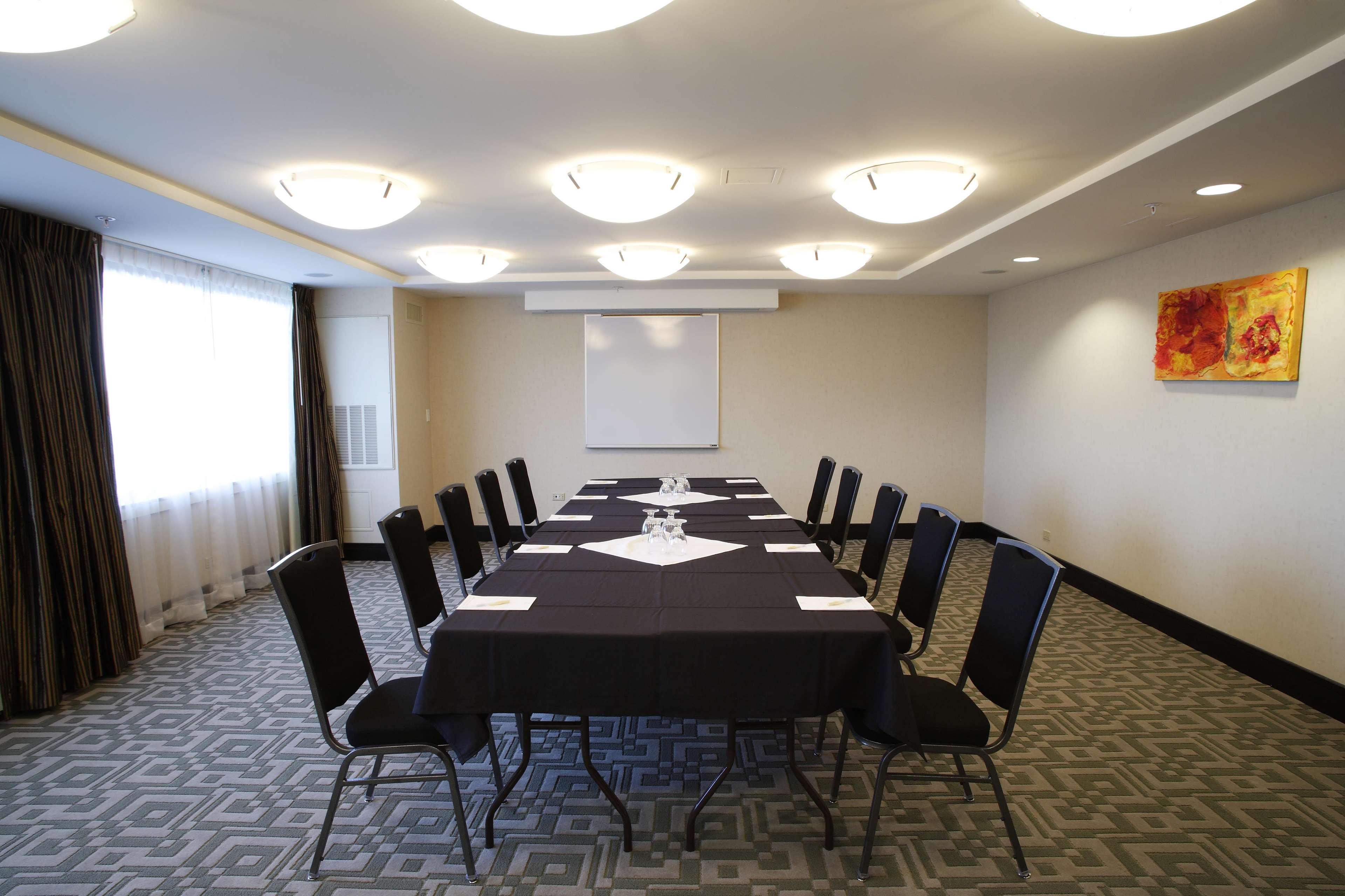 Doubletree By Hilton Downtown Hotel 4*